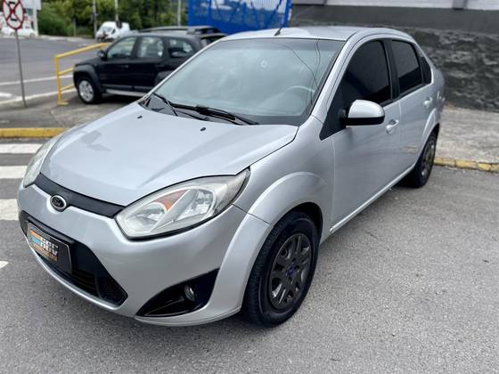 FORD FIESTA 1.6 ROCAM SE PLUS SEDAN 8V FLEX 4P MANUAL